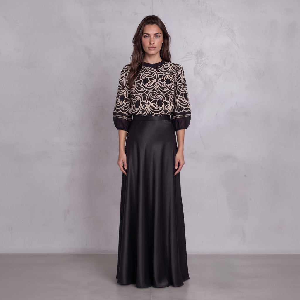 Blusa bordada SEVILLA color Negro
