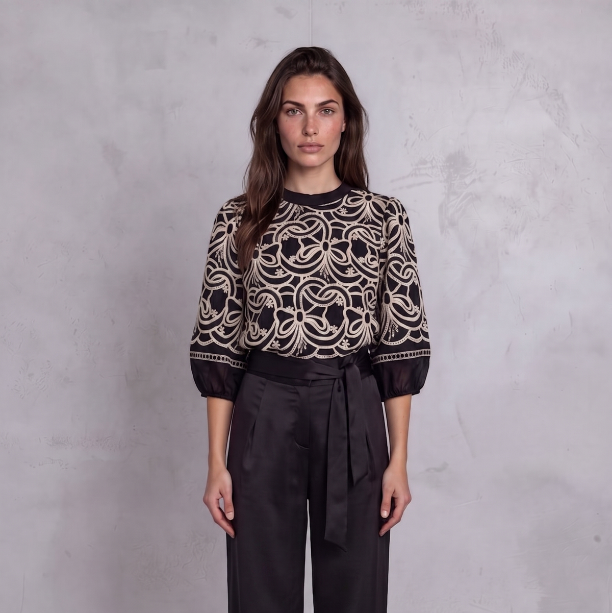 Blusa bordada SEVILLA color Negro