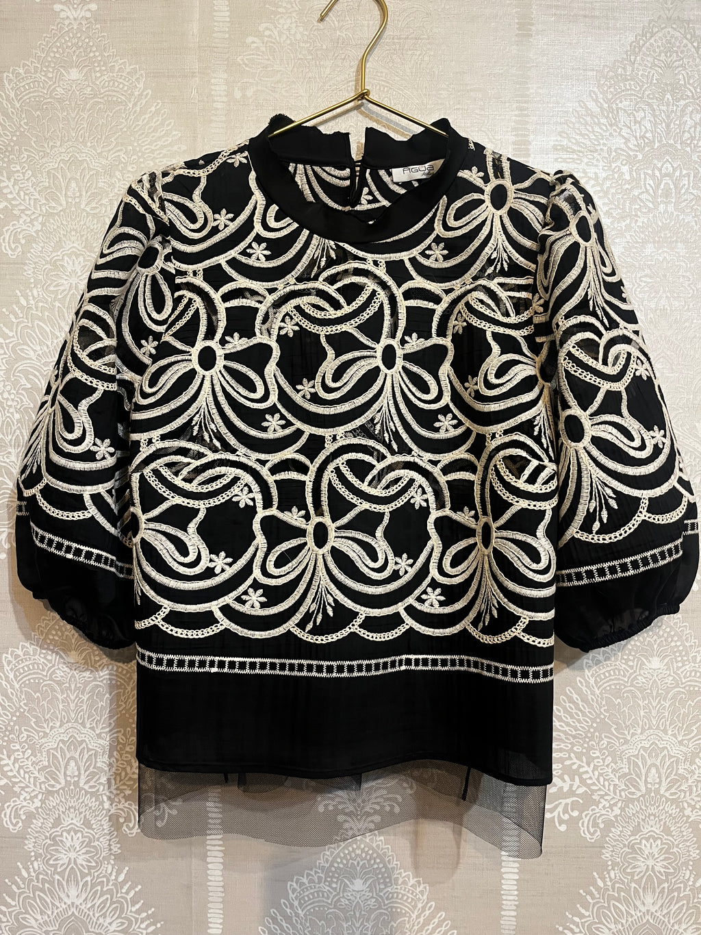 Blusa bordada SEVILLA color Negro